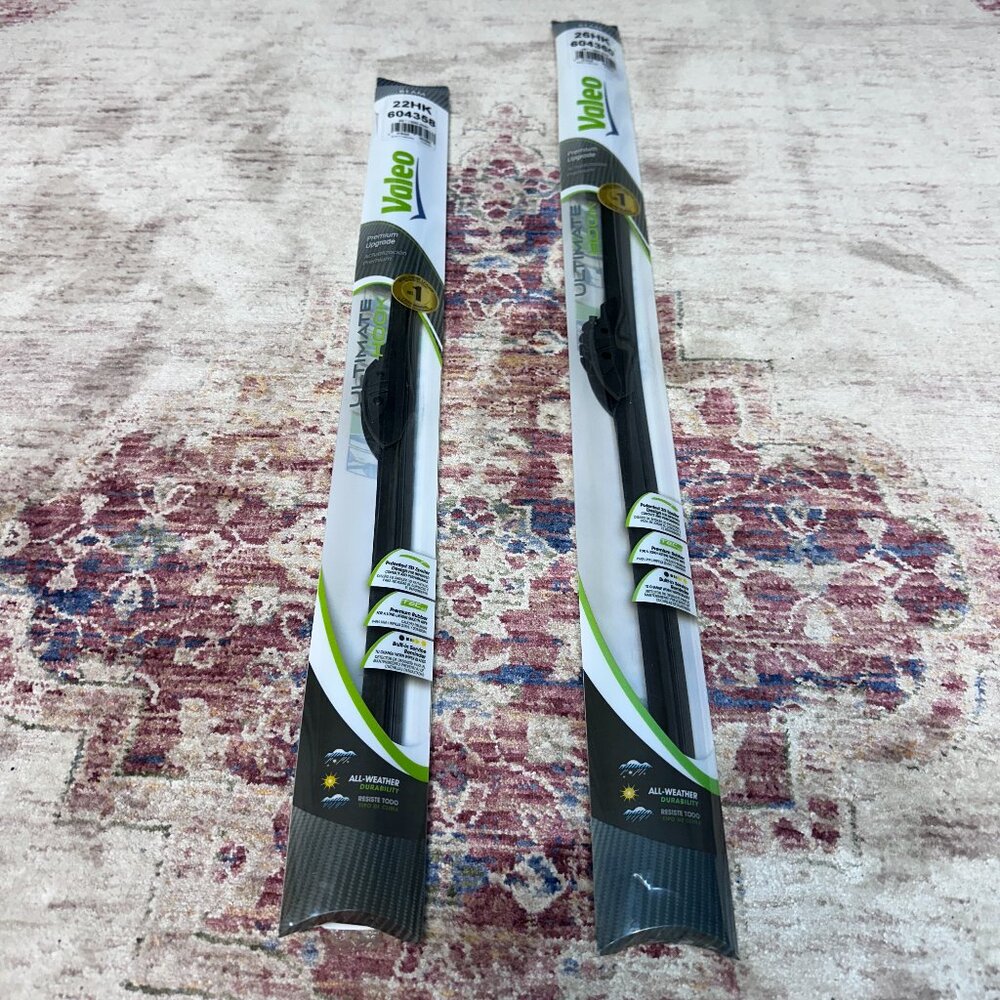 Set of Valeo 22HK-604358 and 26HK-604360 Premium Windshield Wipers-Brand New